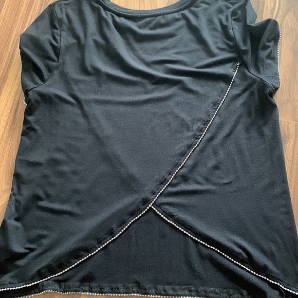 SOLD - no longer available Dex Black Split Back Tshirt metal detail - size L - Picture 4 of 6